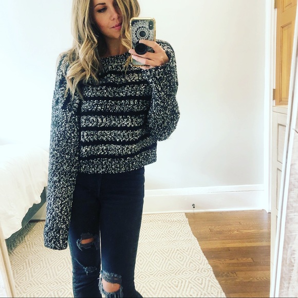 Sweaters - Chunky Crewneck Black Sweater Size Small